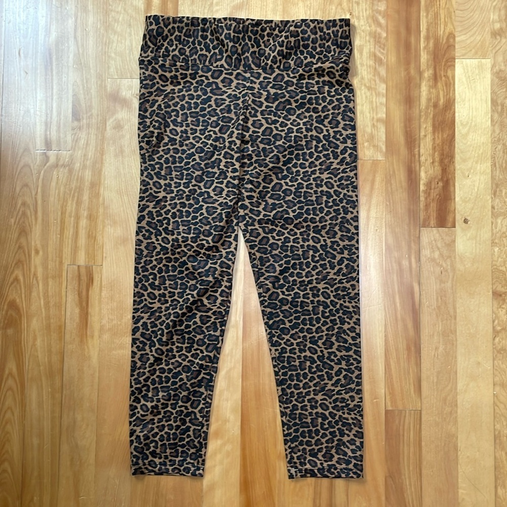 Ripped Angel size Medium Leopard Print leggings 🐆